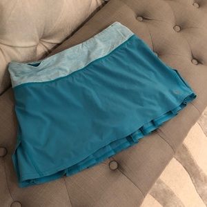 Lululemon tennis skirt size 4